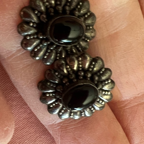 Onyx and Silver Vintage Earrings - Picture 3 of 5